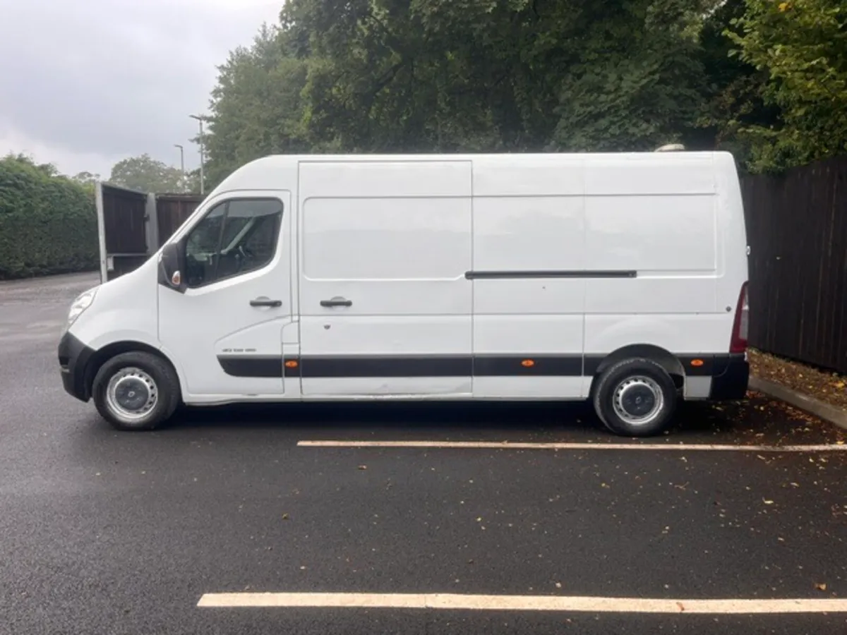 Van - Image 2