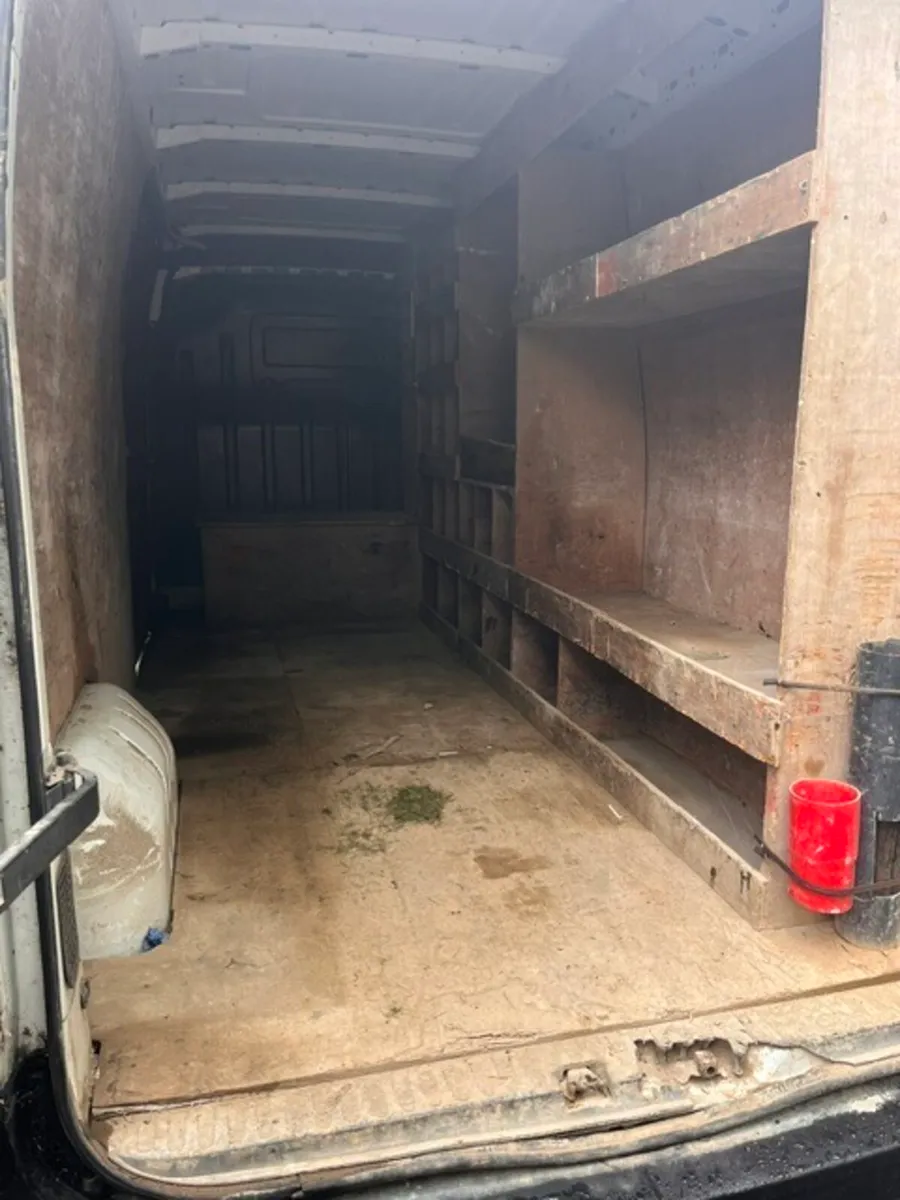 Van - Image 4