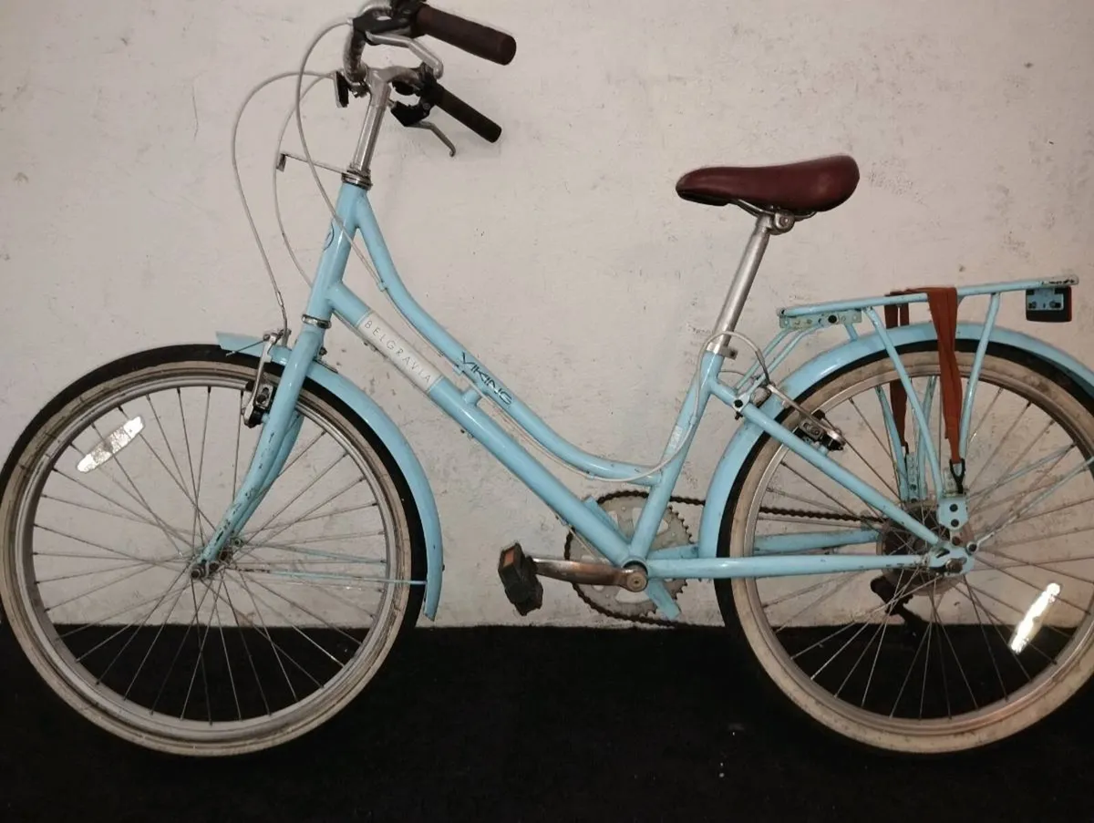 Girls 24inch bike - Image 2