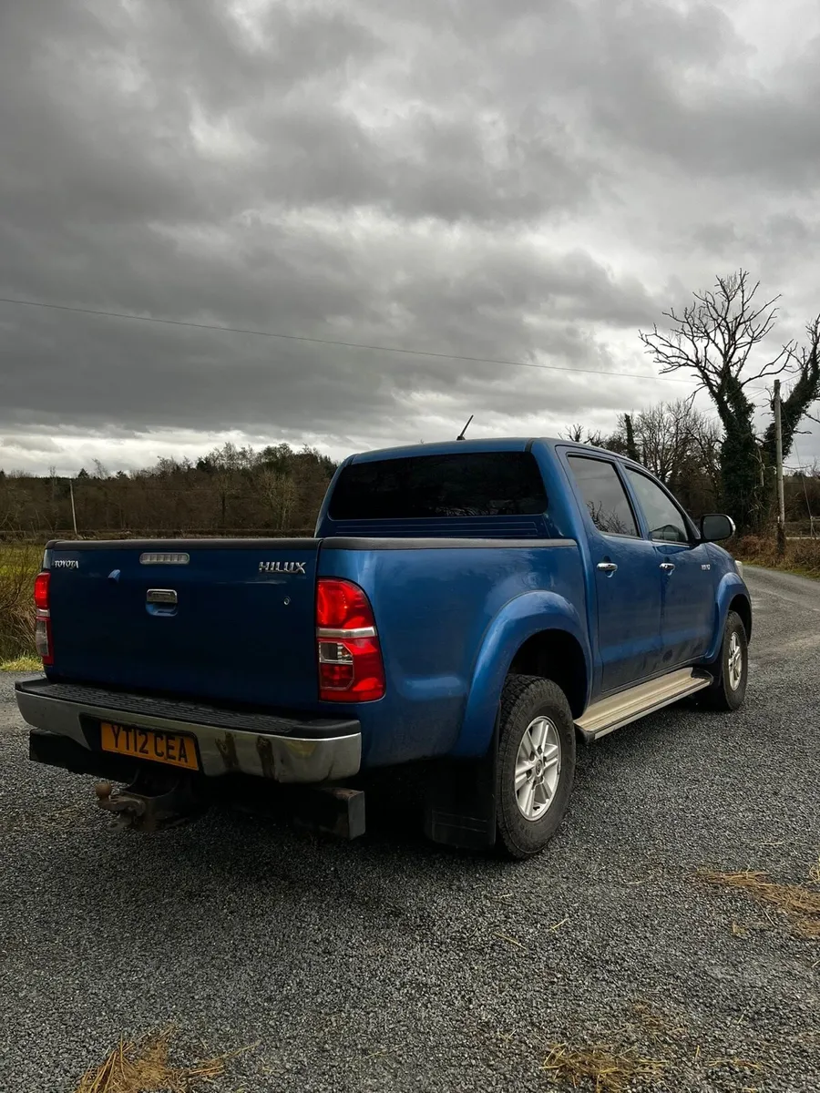 2012 Toyota Hilux - Image 4