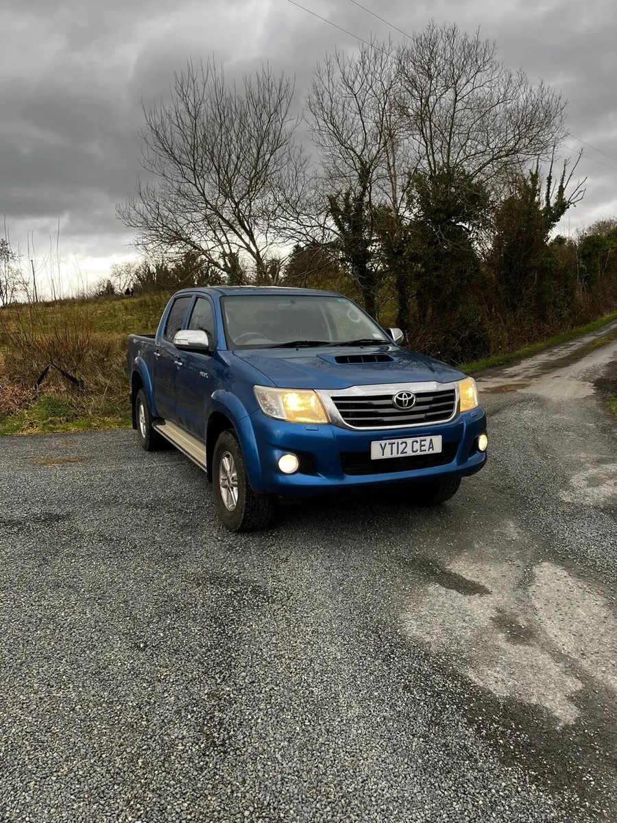 2012 Toyota Hilux - Image 2