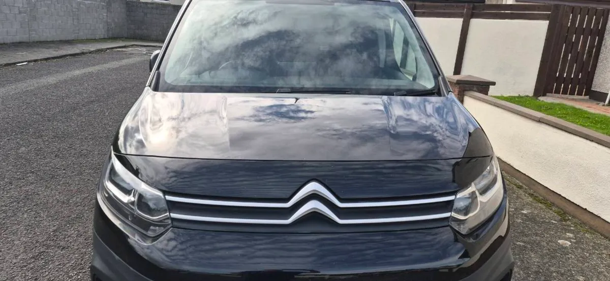 Van - Image 2