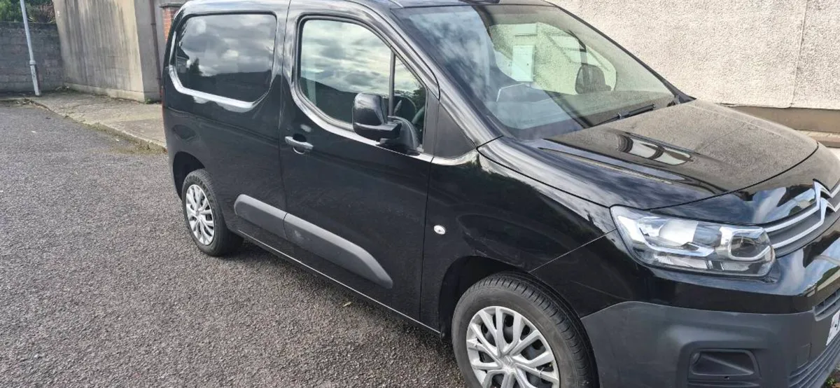Van - Image 1