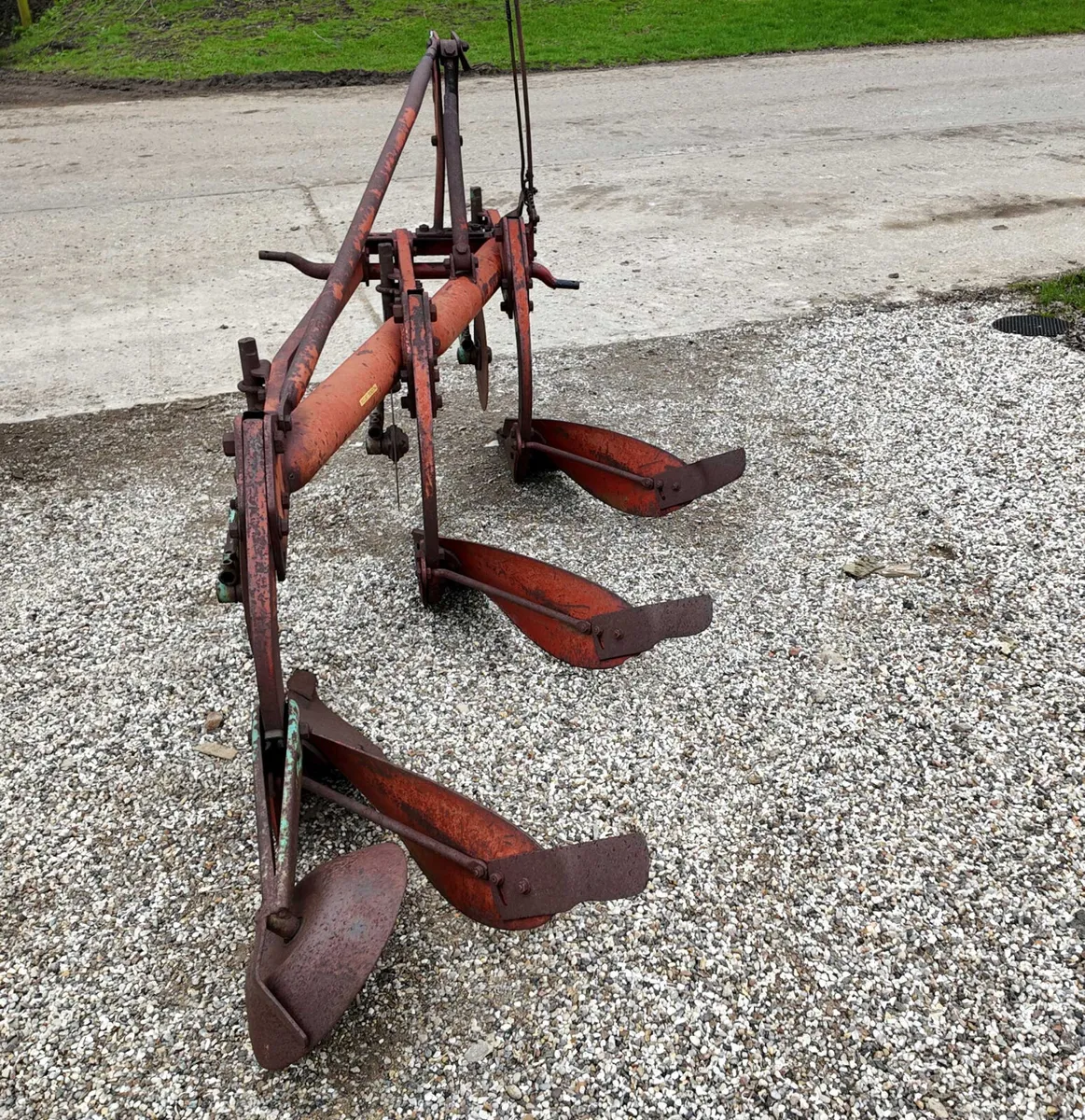 KV 3 X 12" PLOUGH - Image 4