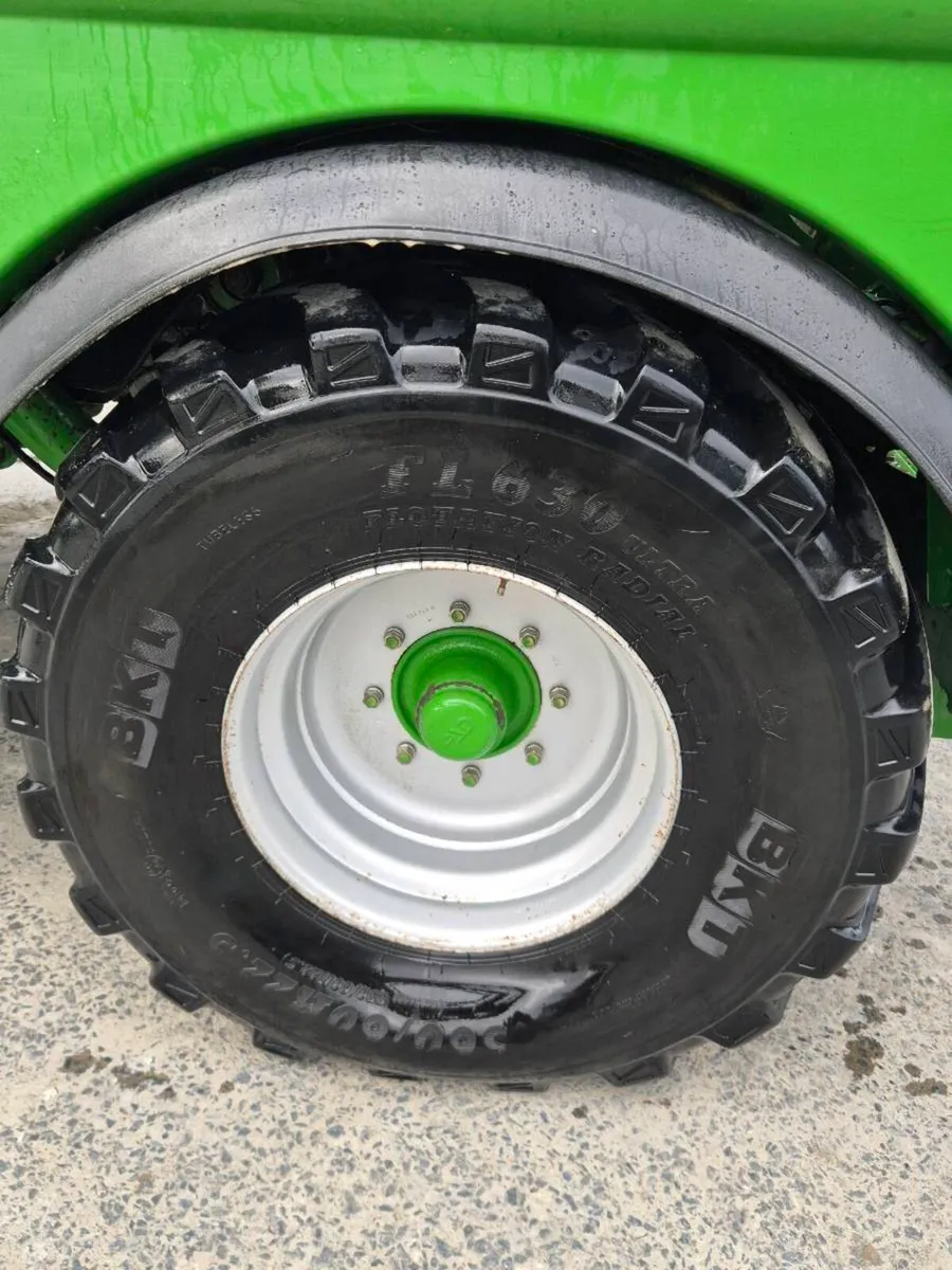 Flotation tyres bkt 560/60/22.5 - Image 1