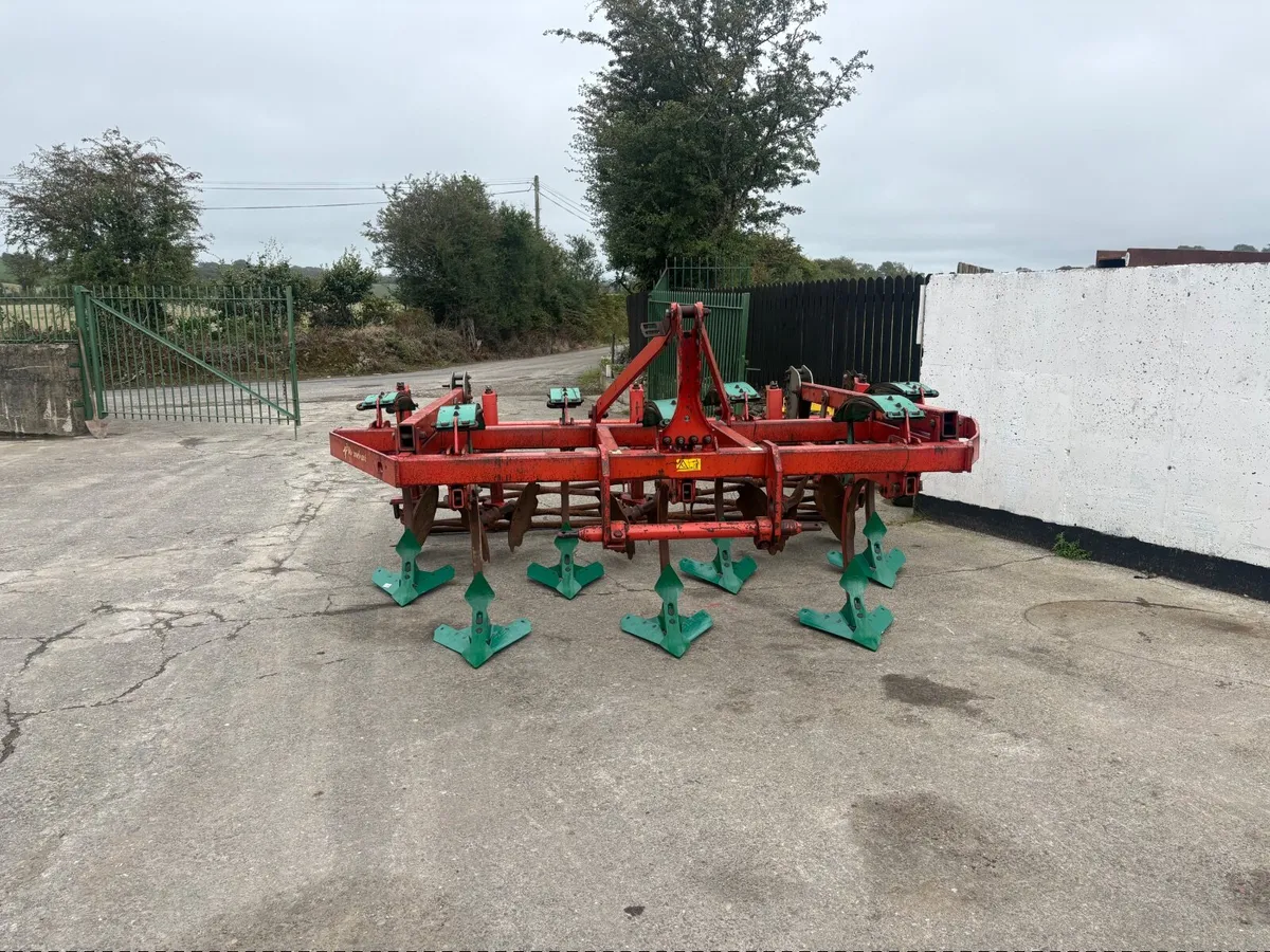 Kverneland CLD Stubble Cultivator - Image 4