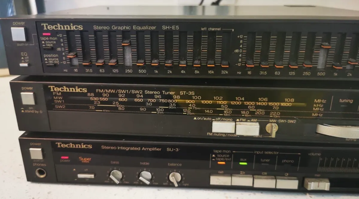 Technics Amp Tuner Graphic Equaliser - Image 2