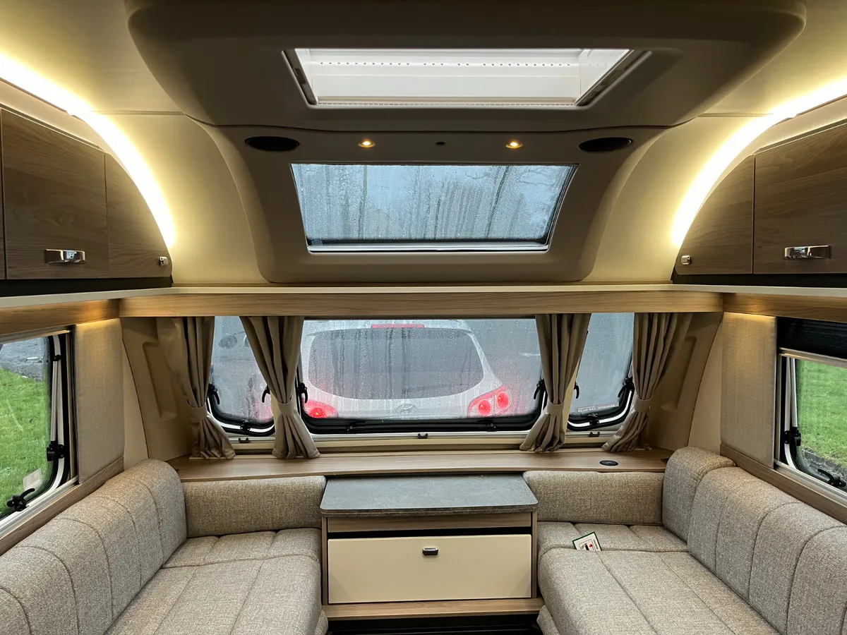2025 SWIFT EXCLUSIVE 8FT 6/7 BERTH D/SPECIAL H/SPE - Image 4