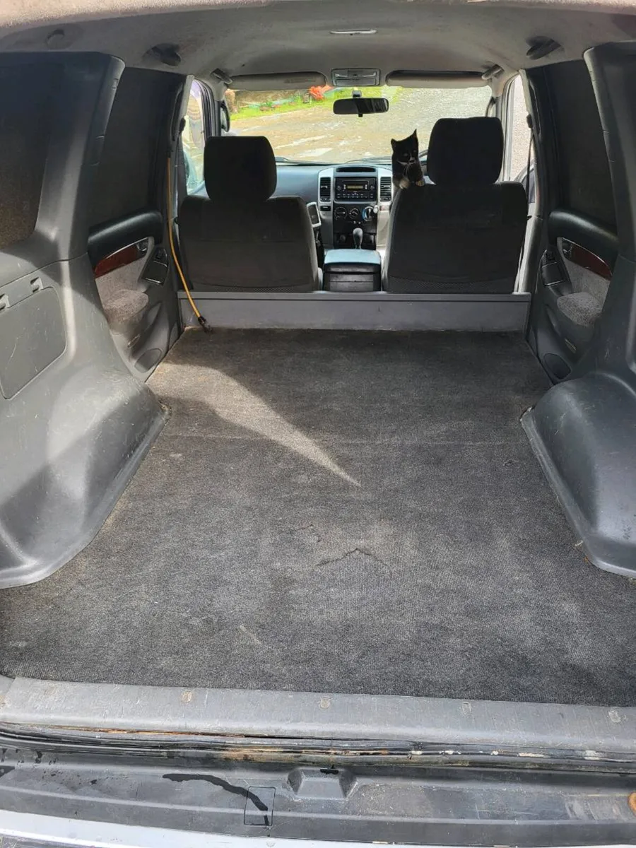 Toyota land cruiser - Image 4