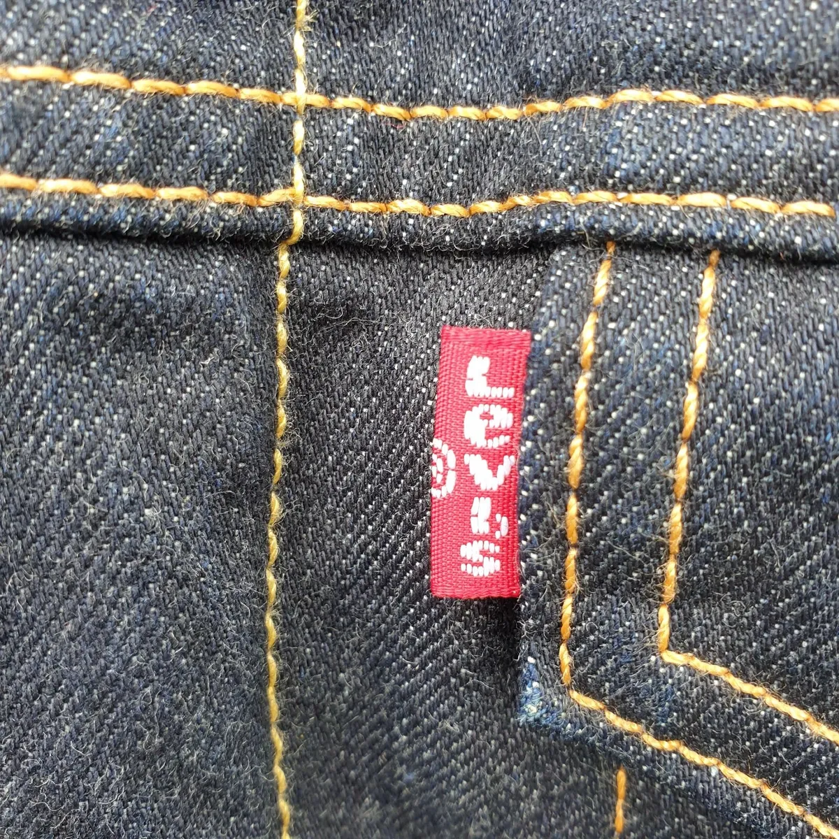 Levi's sherpa lined trucker denim jacket size M - Image 4