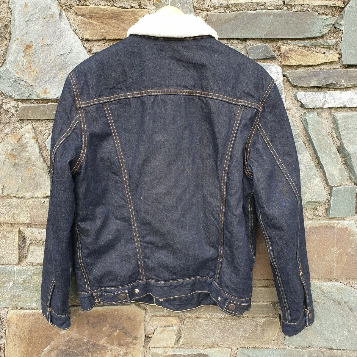 Levi's sherpa lined trucker denim jacket size M - Image 2