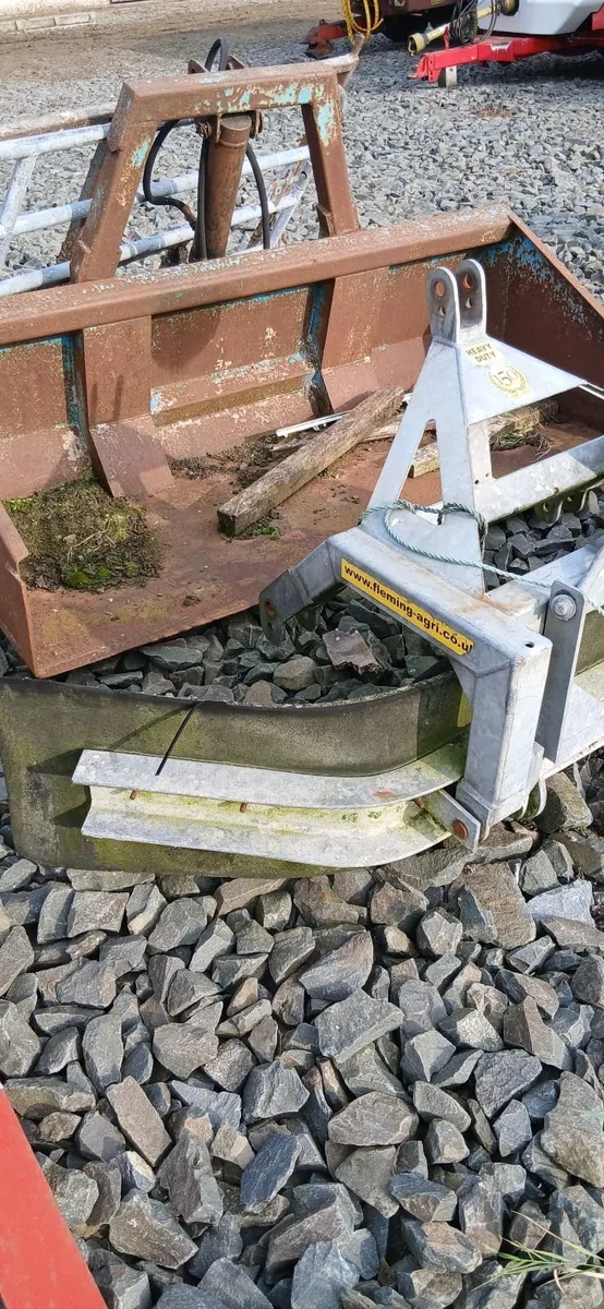 Fleming scraper - Image 1