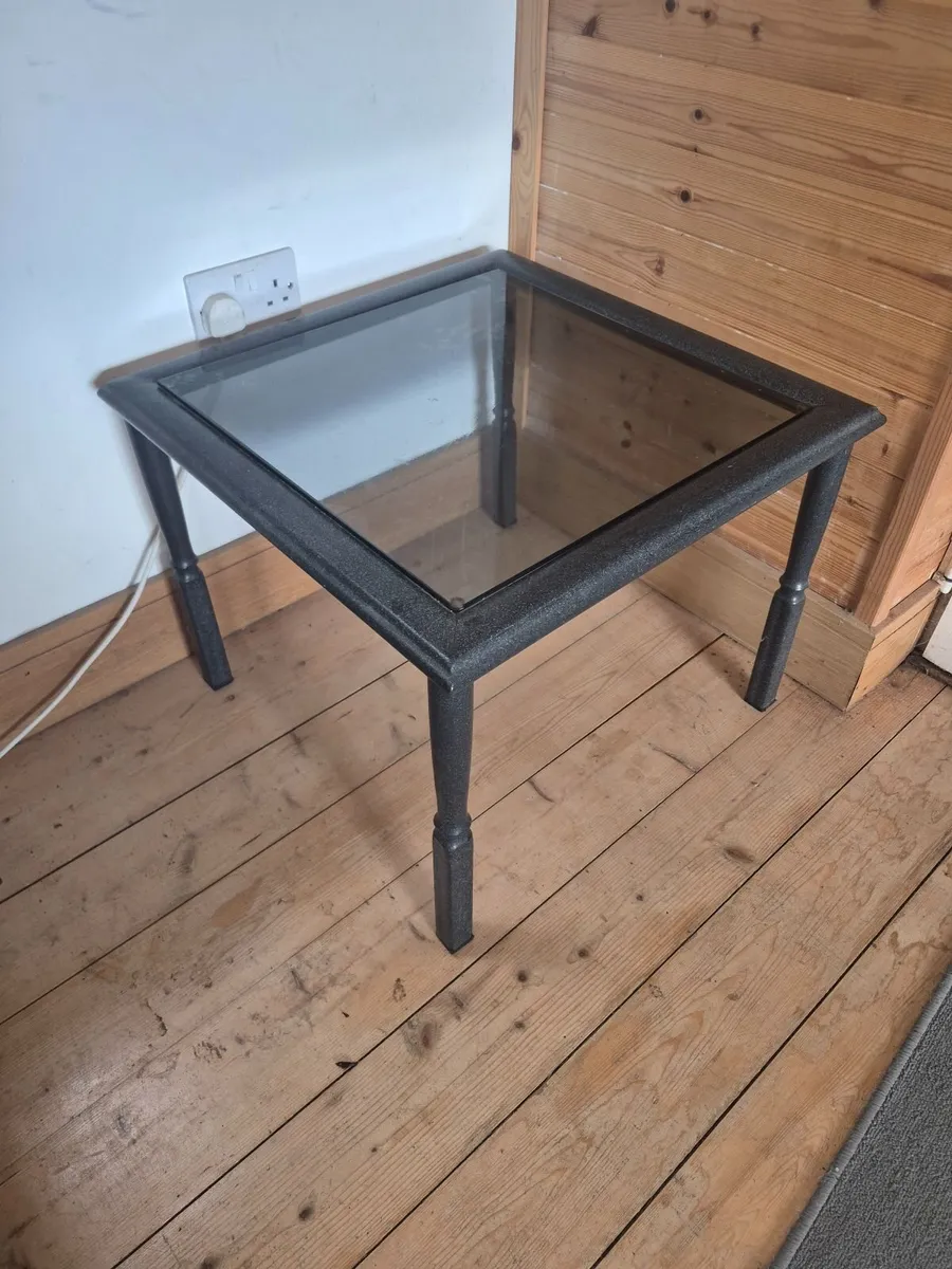 Table wrought iron base 23 inches x 23 on top 18 i - Image 1