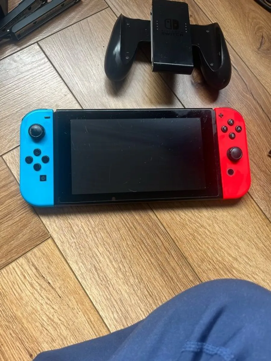 Nintendo Switch - Image 2