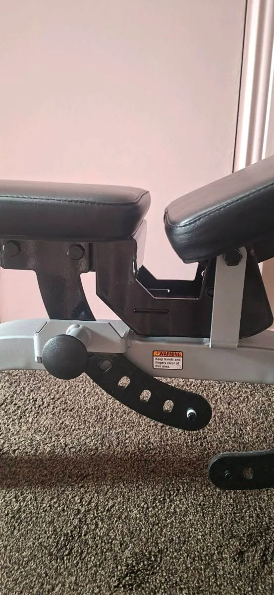 Nordic- track utility bench and heavy duty boxing - Image 4
