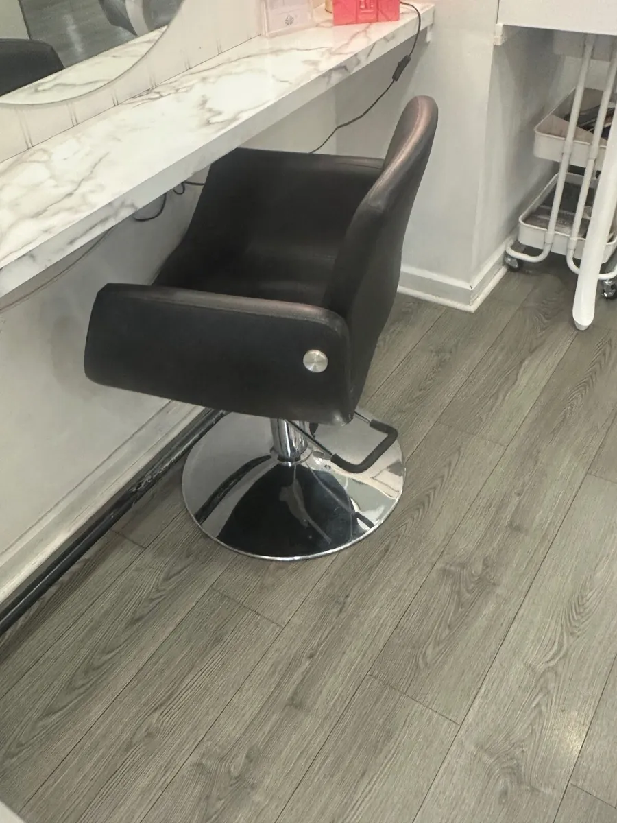 Salon equipment - Image 2