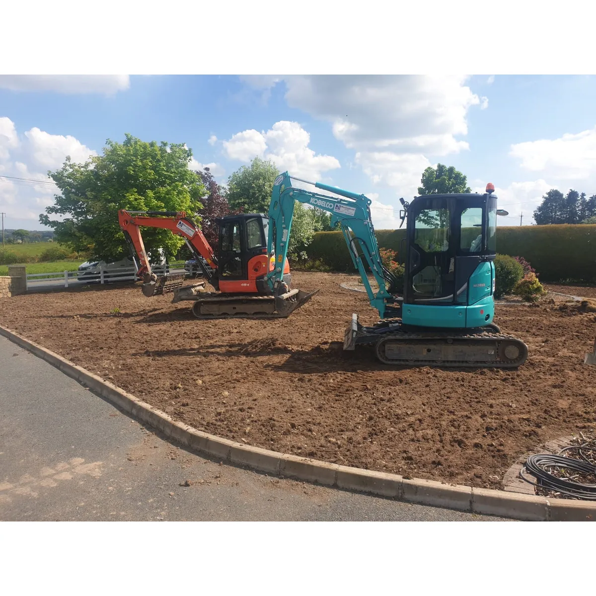 Mini digger hire 1-5 ton