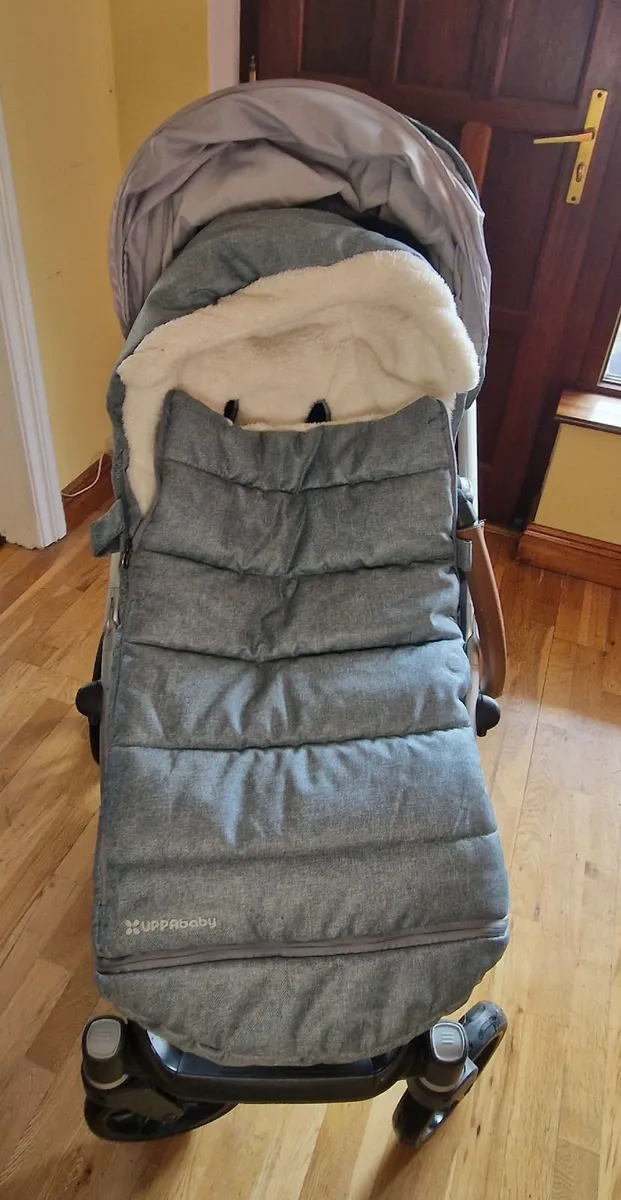 UPPAbaby Vista Bundle and buggy board - Image 3