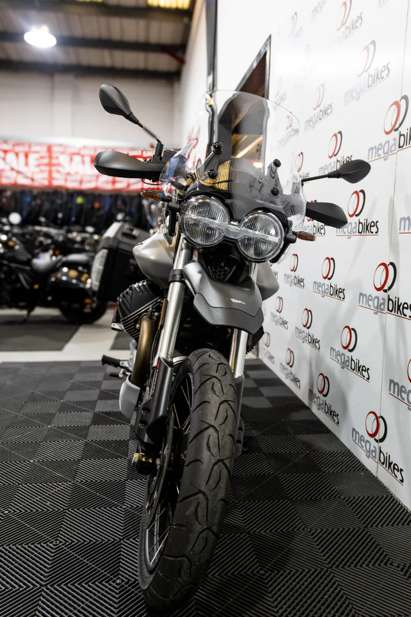 Moto Guzzi V85 Travel 2022 - Image 4
