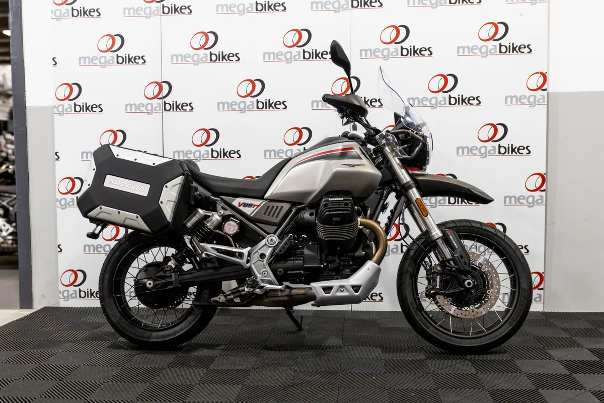 Moto Guzzi V85 Travel 2022 - Image 1