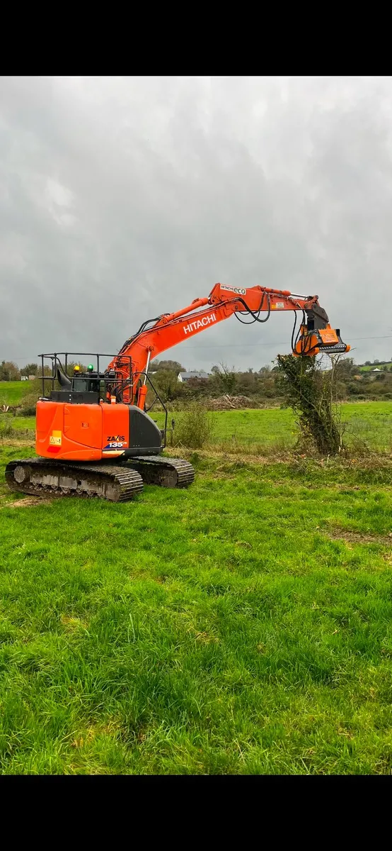 13 ton digger and mulcher for hire