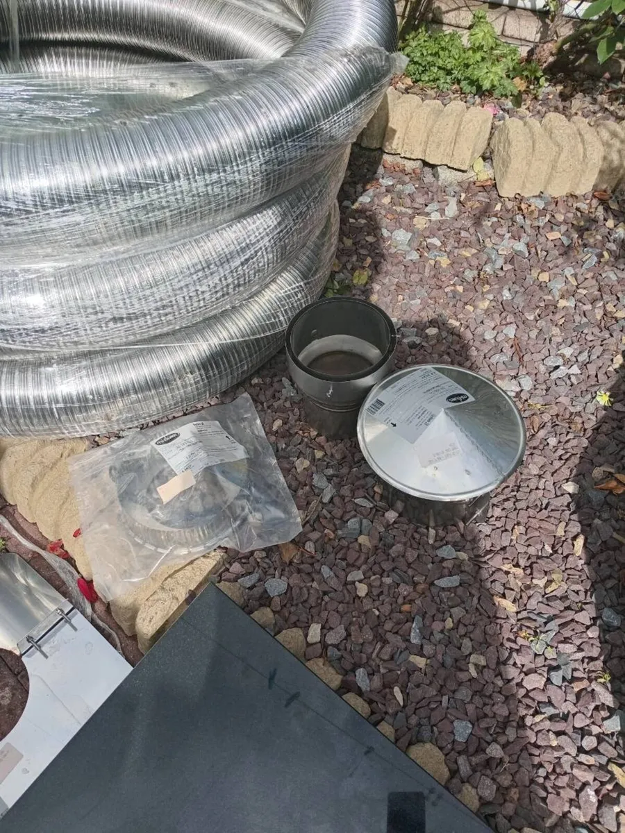 New 9m flexible flue, heart,cowl etc - Image 2