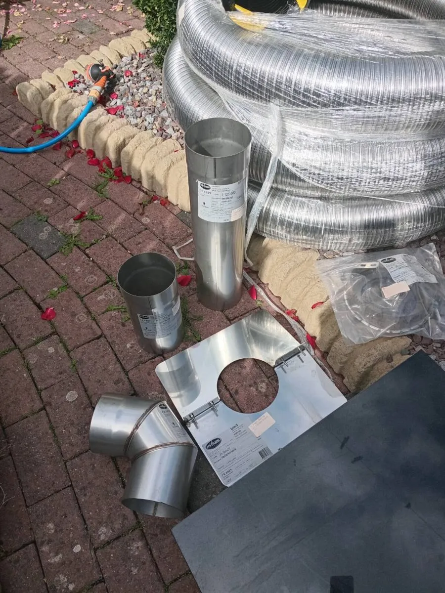 New 9m flexible flue, heart,cowl etc - Image 3