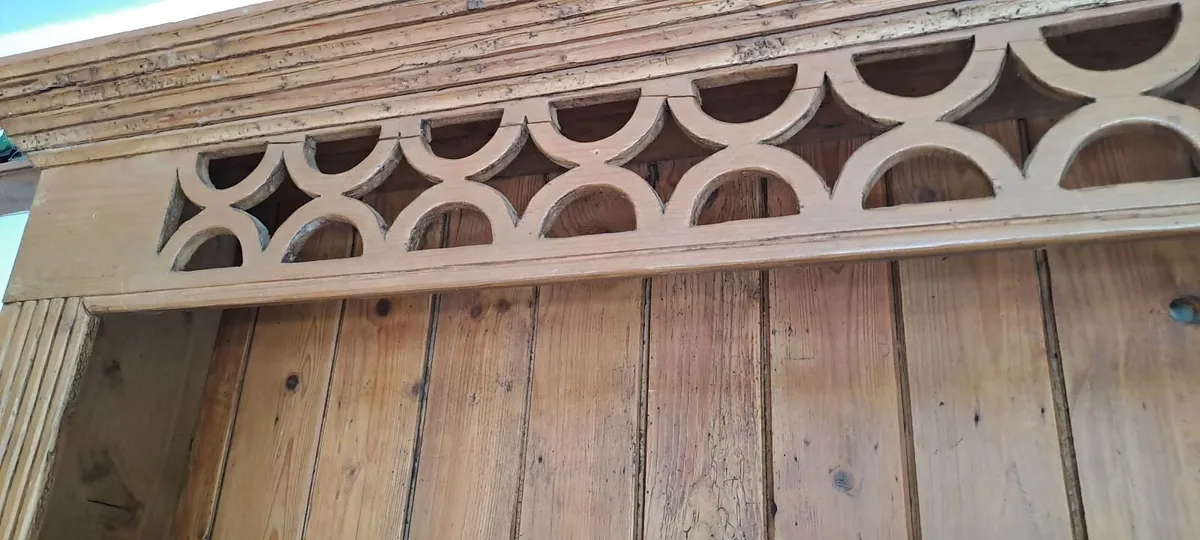 Antique Irish pine dresser - Image 2