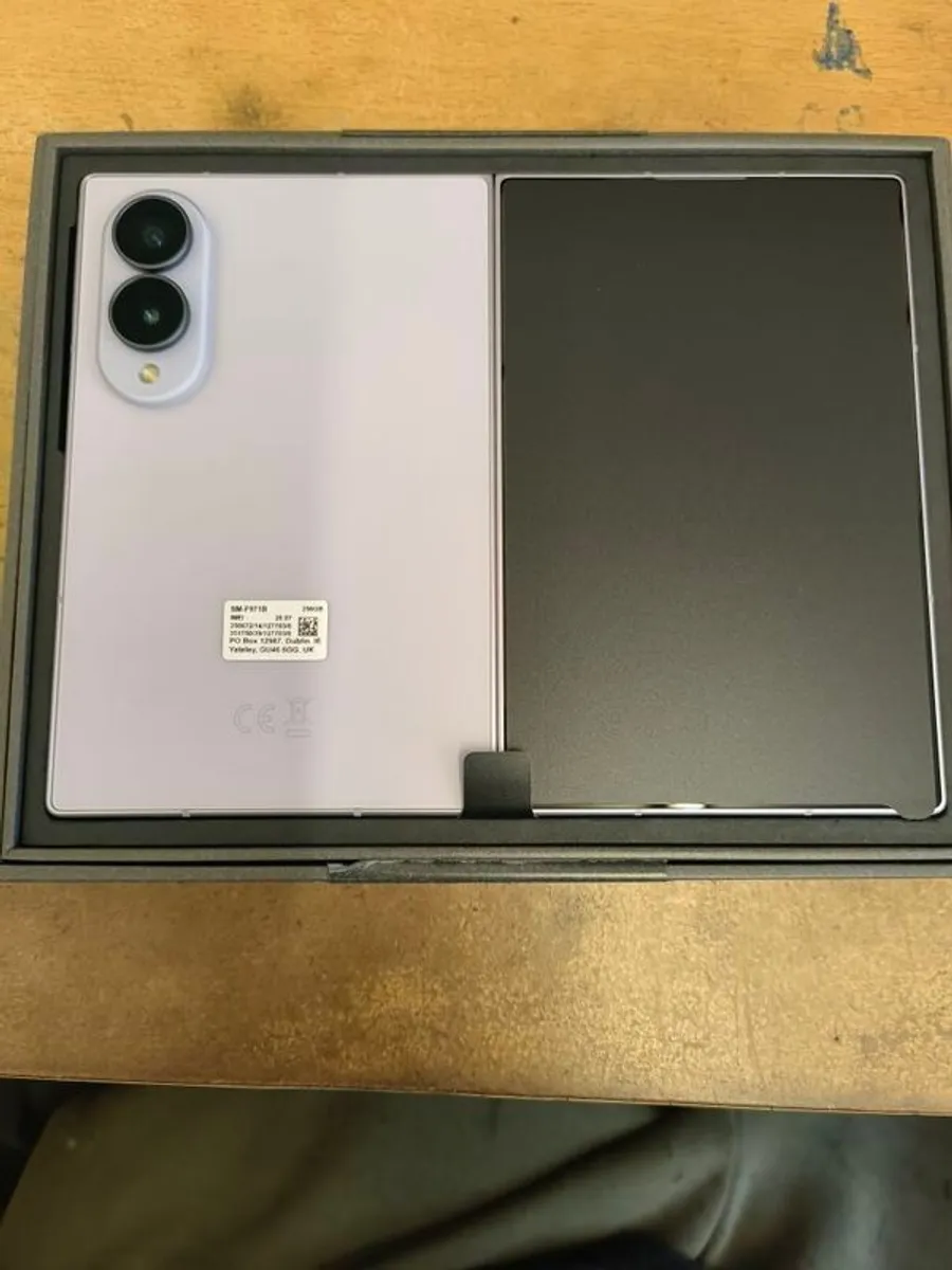 Samsung z fold 8