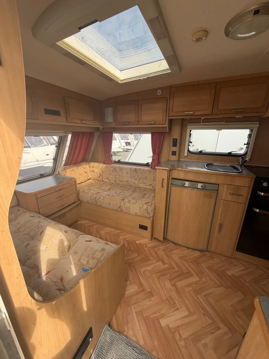 Beautiful island bed Caravan - Image 4