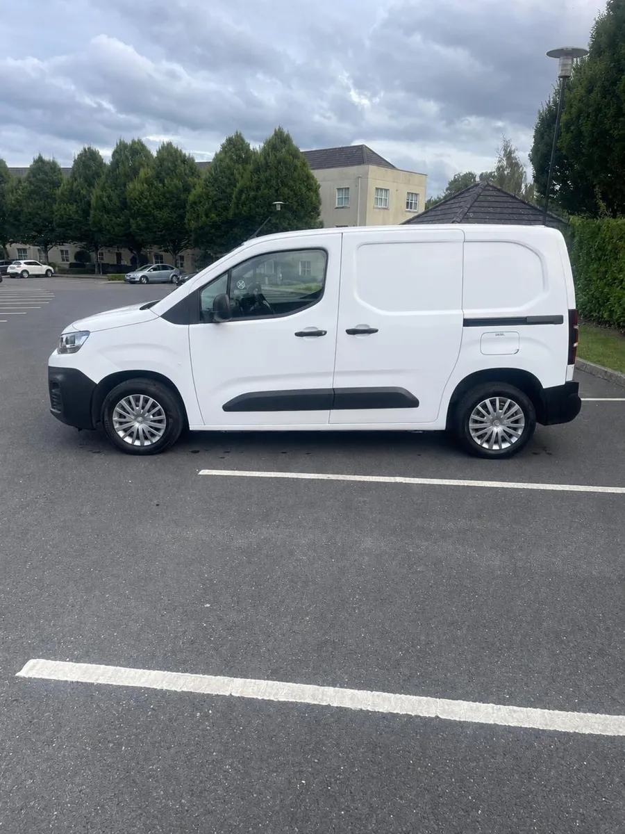 2020 Citroen Berlingo NEW DOE 06/2027 Immaculate - Image 2