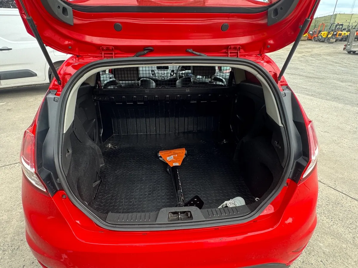 Ford Fiesta 2015 - Image 3