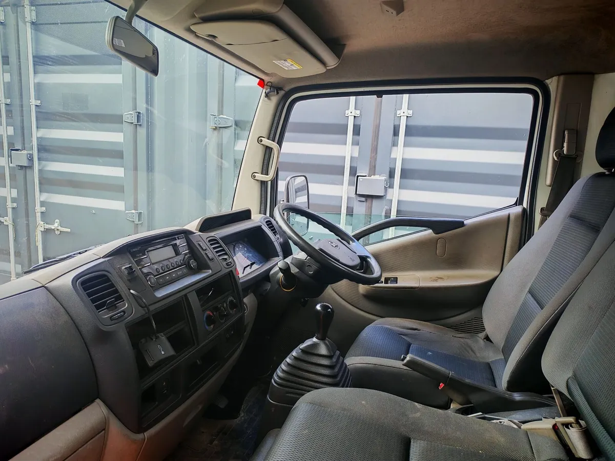 Nissan Cabstar 2016 - Image 2