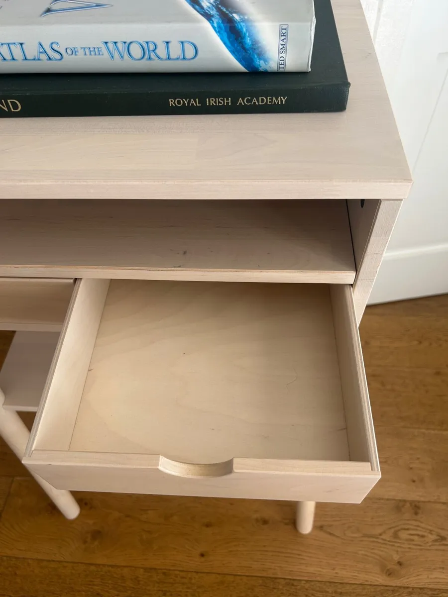 Wooden standing desk, two drawers two shelves - Image 2