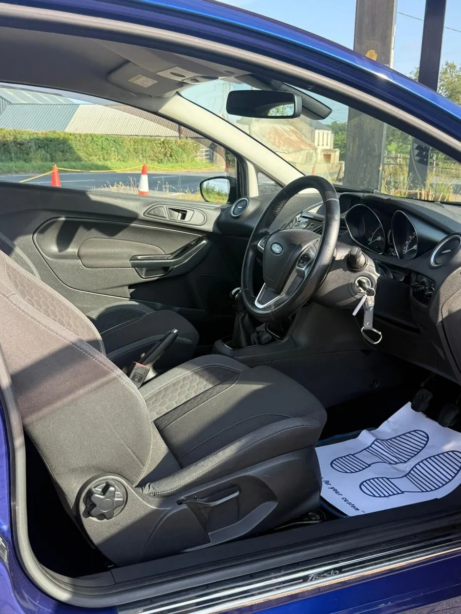 Ford Fiesta 2016 van diesel - Image 2