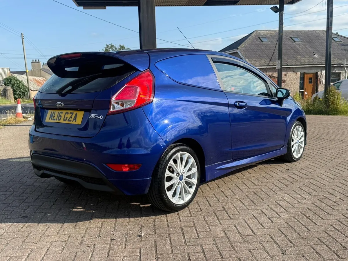 Ford Fiesta 2016 van diesel - Image 3