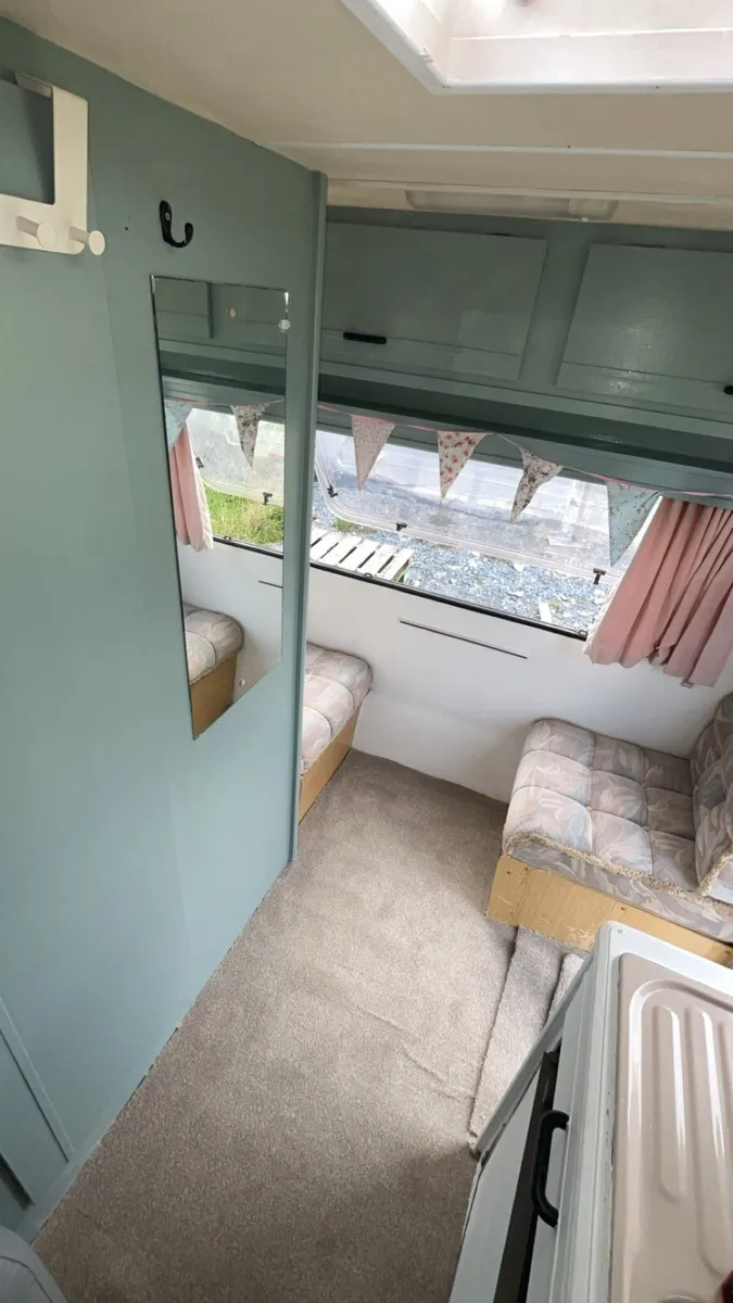 Compass Reflection 4/5 berth caravan - Image 2