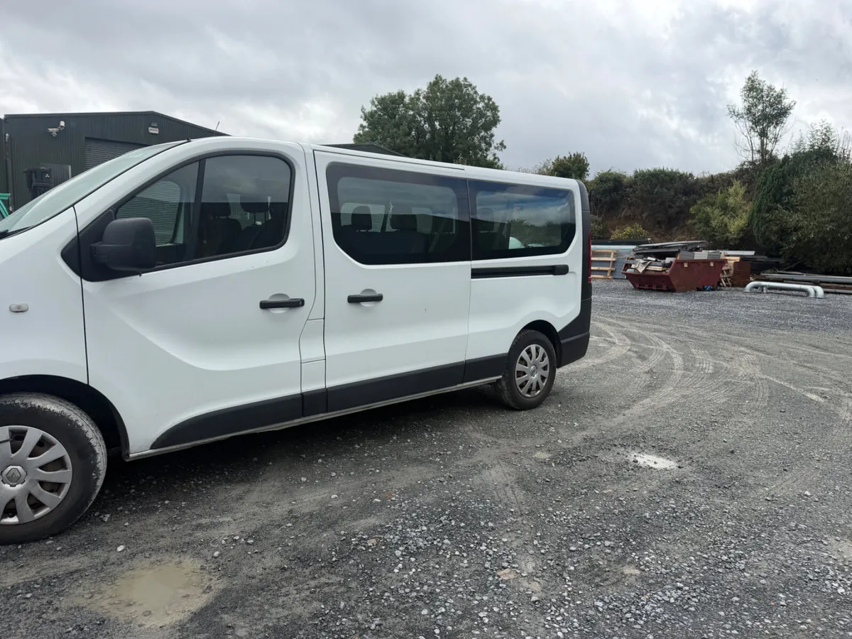 2016 Renault Traffic 9 seater - Image 1