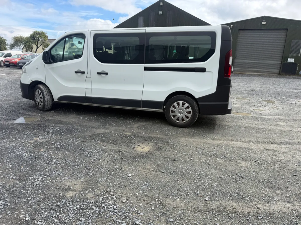 2016 Renault Traffic 9 seater - Image 2