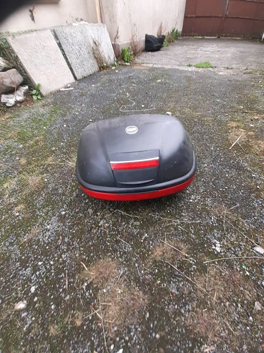 Givi top box - Image 1
