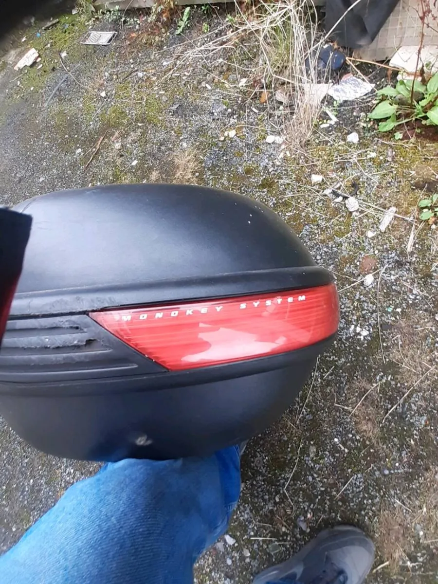 Givi top box - Image 2