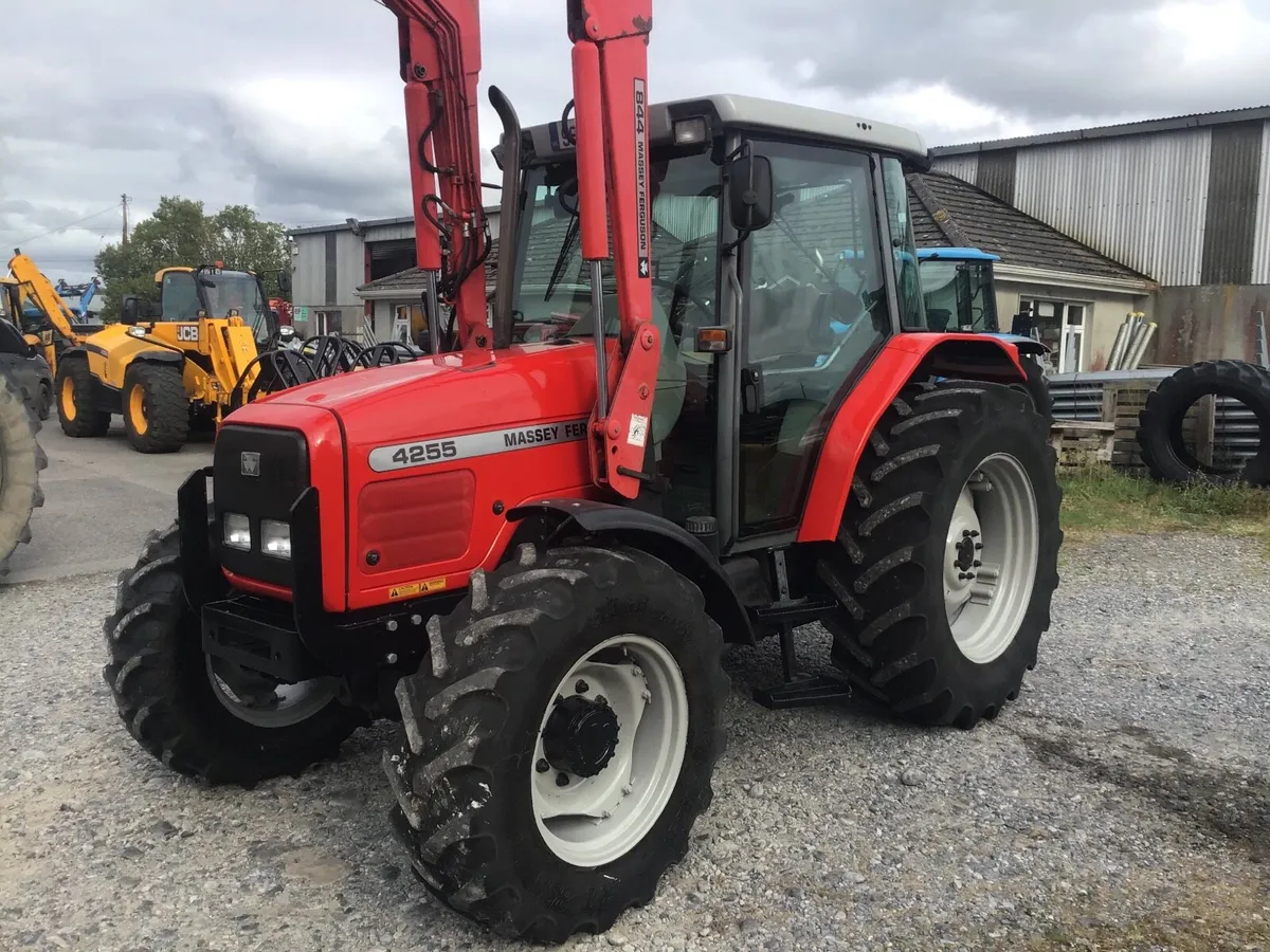 Massey Ferguson 4255 and MF 844 Loader - Image 2