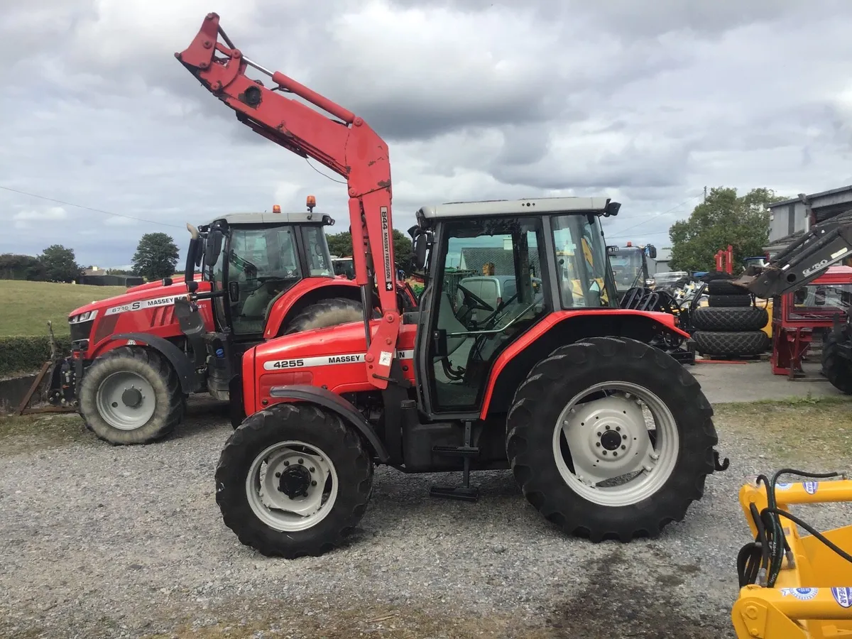 Massey Ferguson 4255 and MF 844 Loader - Image 3