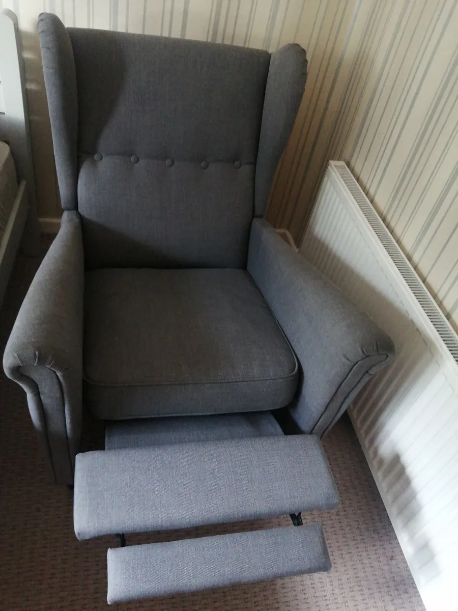 Recliner chair - Image 1