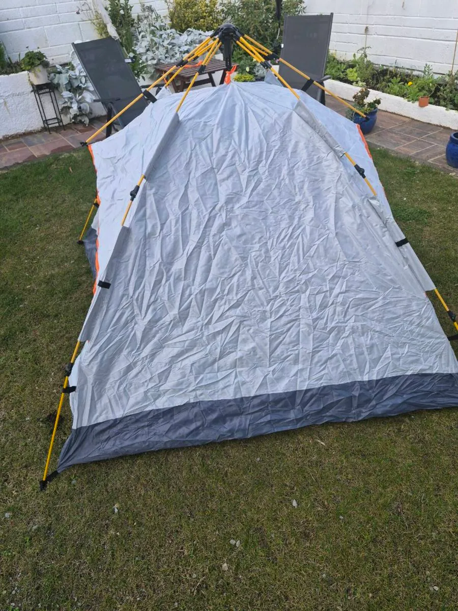 3-Second Quick-Open/Close Tent - Image 1