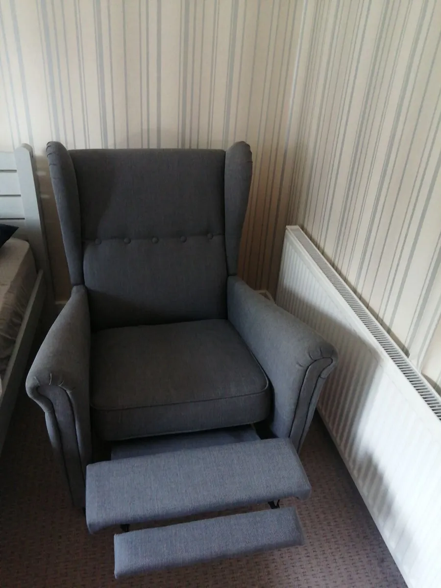 Recliner chair - Image 3