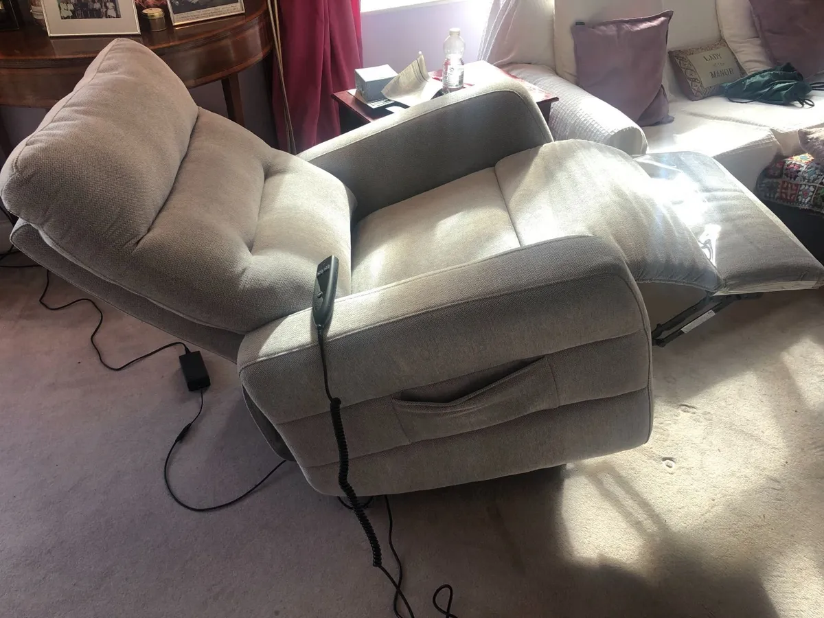 Electric Reclining Armchair - Image 4