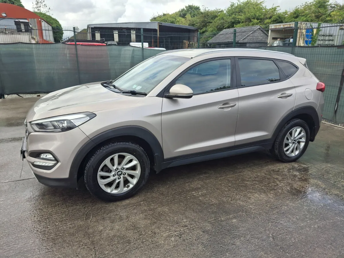 182 Hyundai Tucson  Comfort plus  1.7 Diesel - Image 1