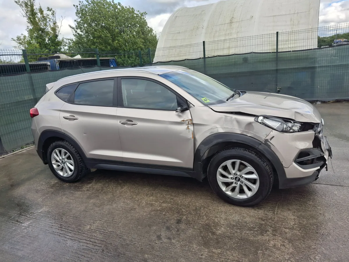 182 Hyundai Tucson  Comfort plus  1.7 Diesel - Image 2
