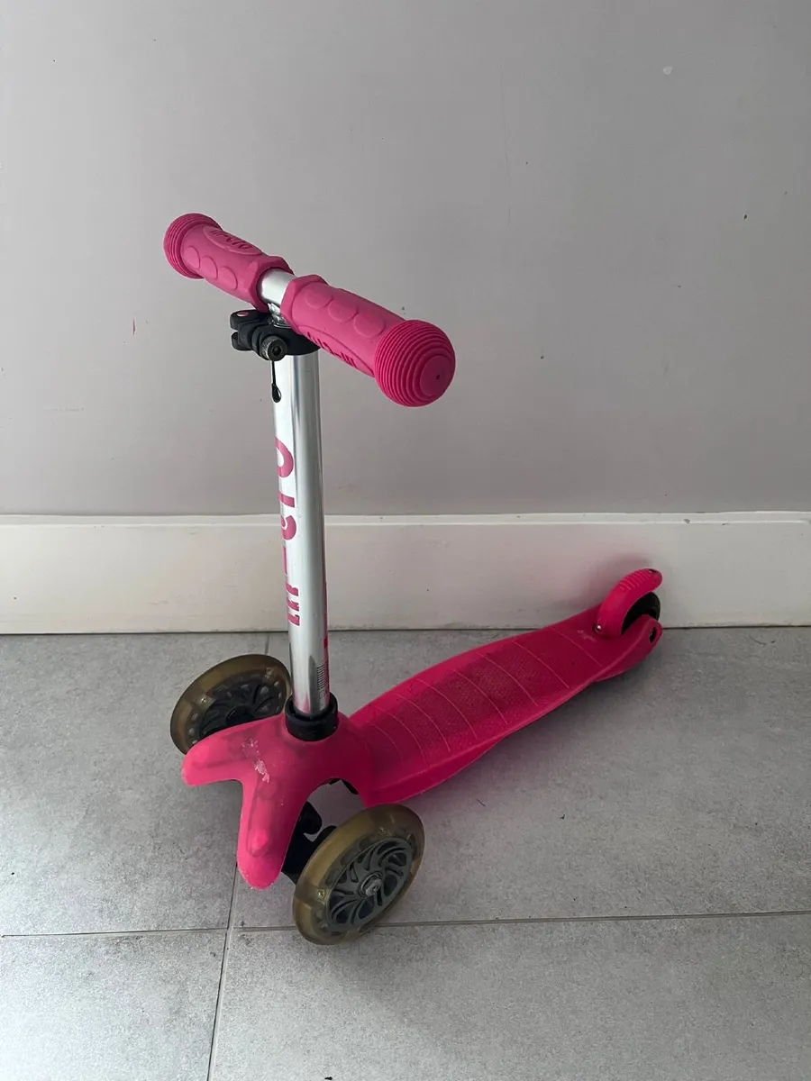Pink Mini Micro Scooter 12months to Age 5 - Image 2